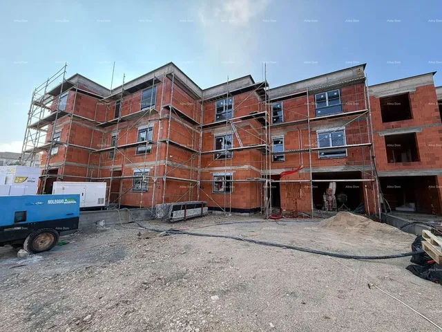 Kuća i okolina; potrebna renovacija