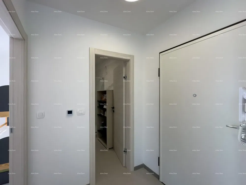 Vestiário; luz natural, renovado