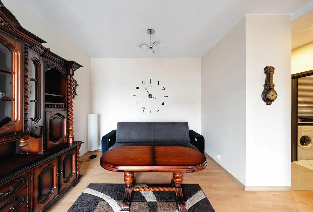 Soggiorno; pavimento in legno, stile rustico