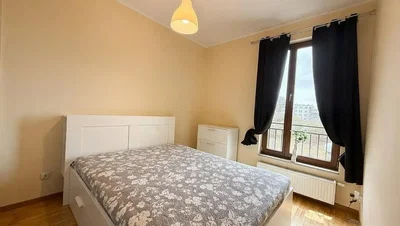 Schlafzimmer; tageslicht, holzboden