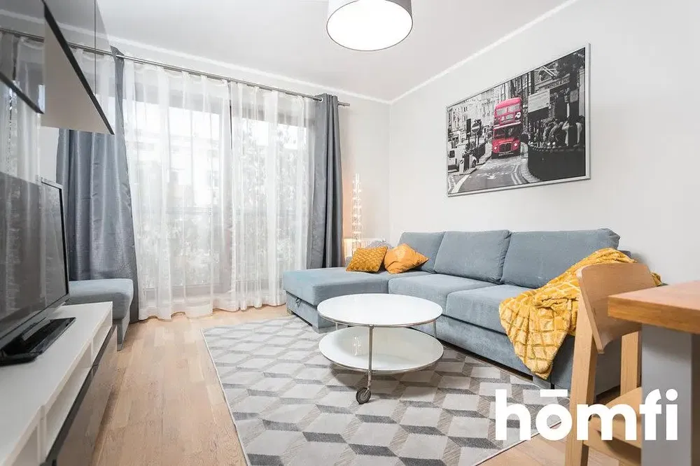 Wohnzimmer; tageslicht, moderner stil, holzboden