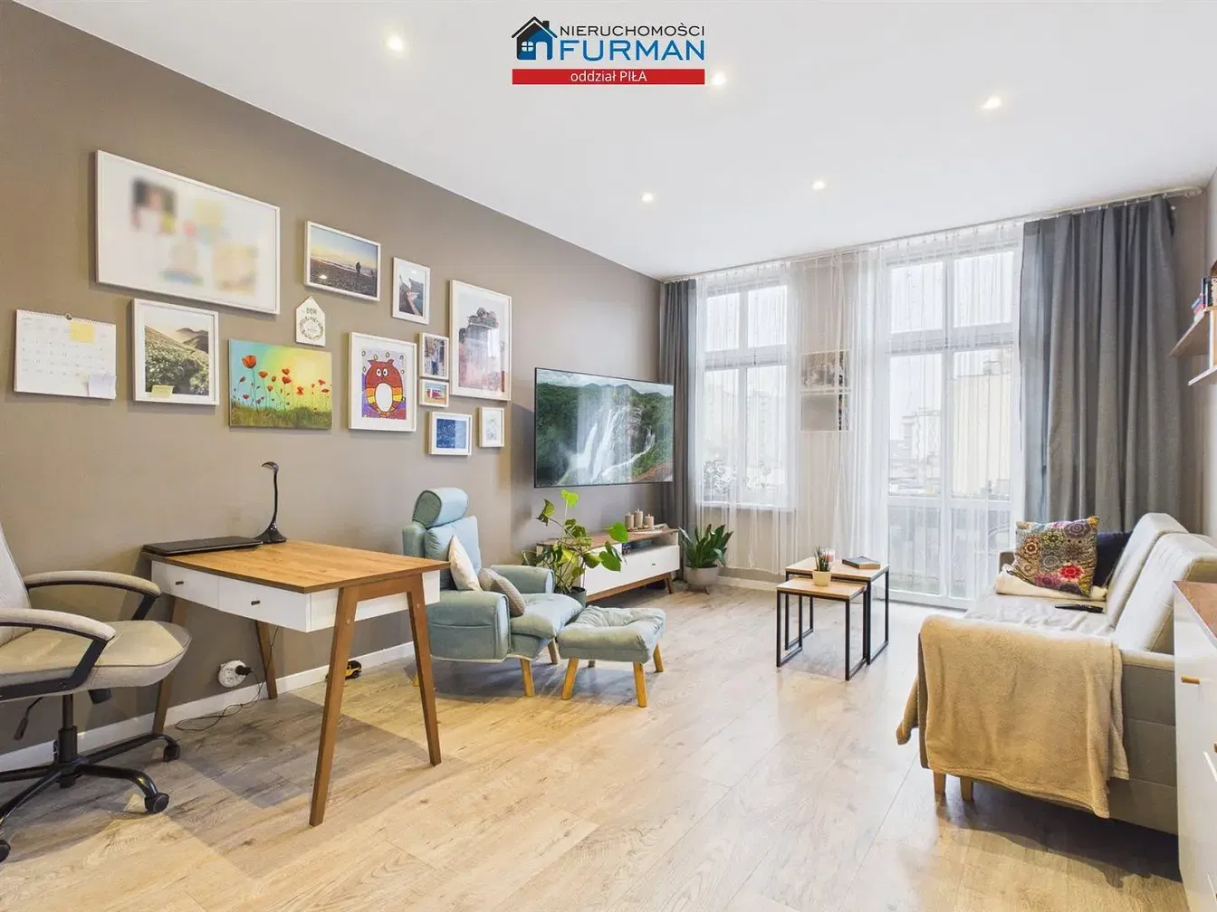 Wohnzimmer; moderner stil, holzboden, tageslicht