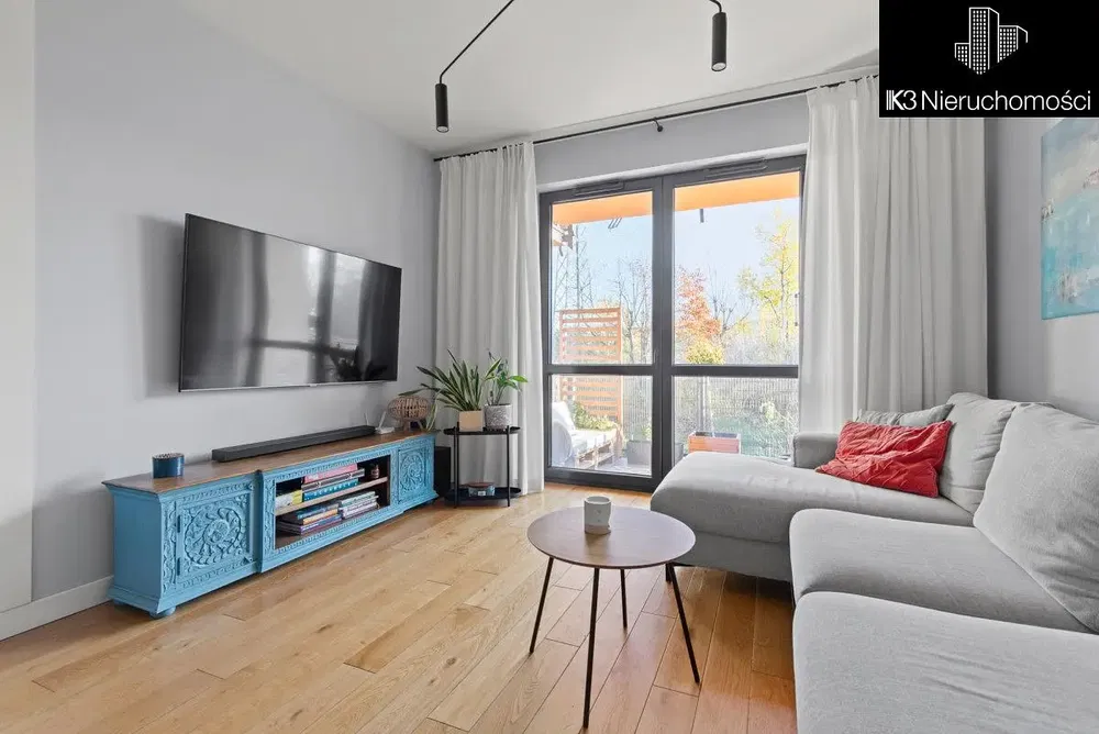 Salon; vue, parquet, lumière naturelle, style moderne