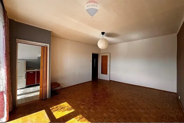 Wohnzimmer; tageslicht, holzboden