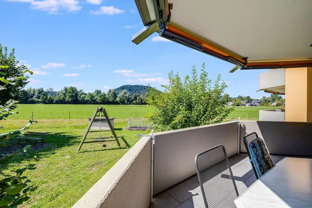 Μπαλκόνι; θέα, πλακάκια