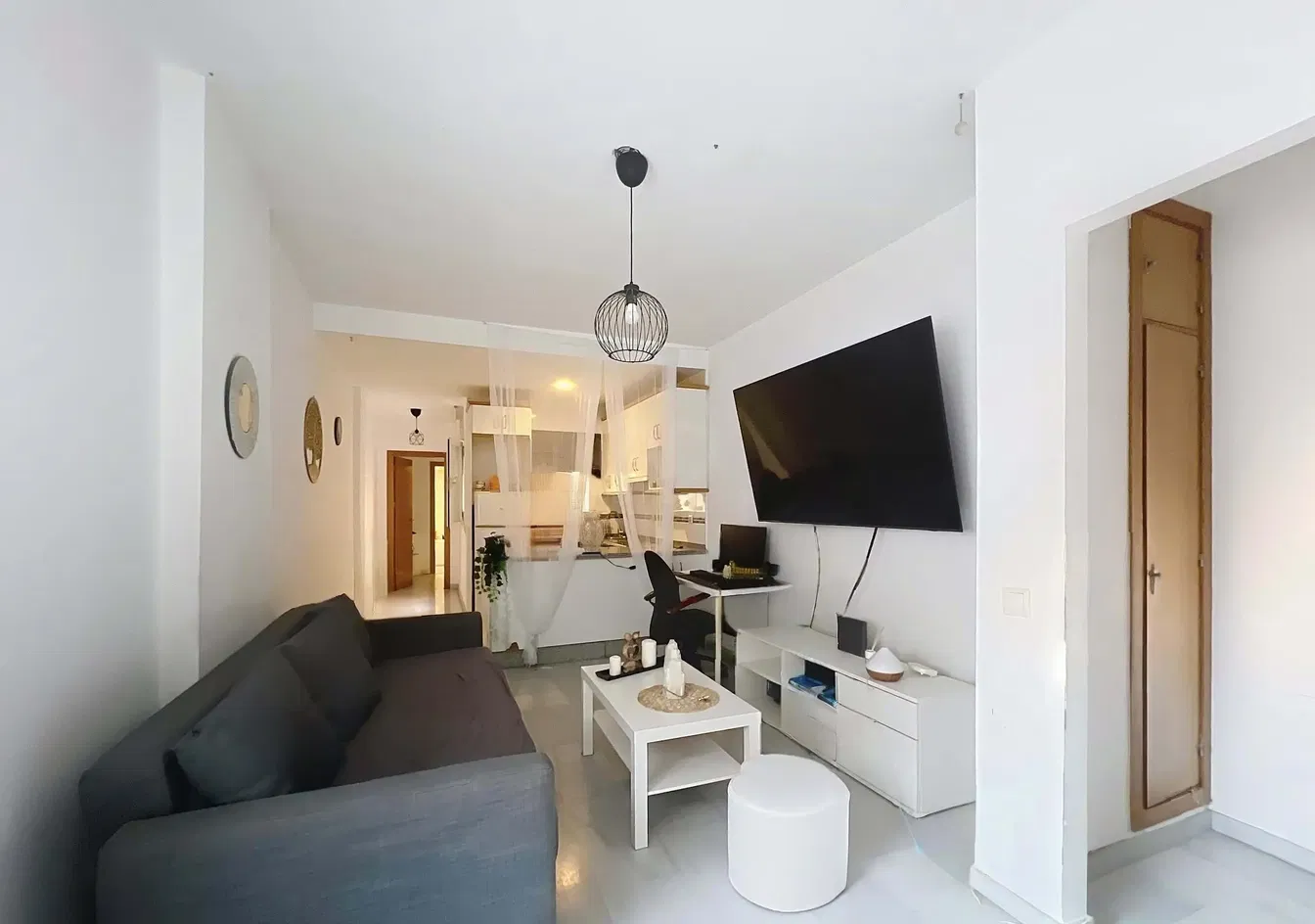 Дневна соба; природно светло, модерни стил