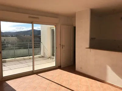 Wohnzimmer; blick, fliesenboden, tageslicht