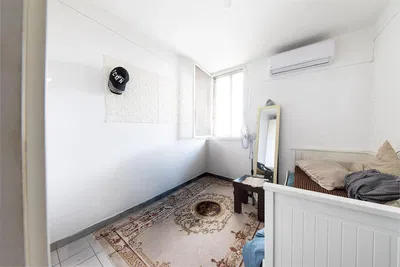 Chambre; lumière naturelle, carrelage