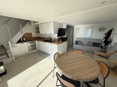 Wohnzimmer; küchengeräte, tageslicht, moderner stil