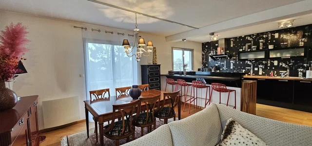 Soggiorno; luce naturale, stile moderno