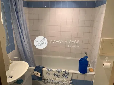 Casa de banho; chão de azulejo