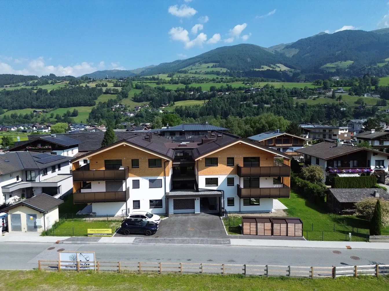 Кућа и околина; поглед