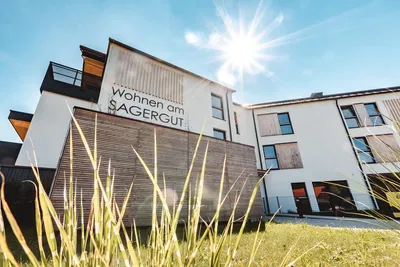 Haus und umgebung; tageslicht