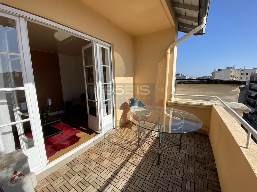 Varanda; vista, luz natural