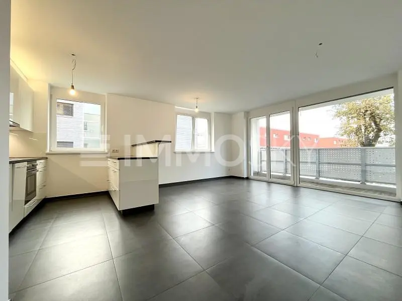 Kitchen; tile floor, view, natural light