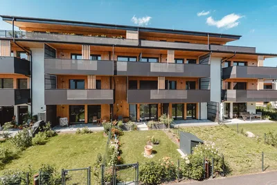 Haus und umgebung; tageslicht