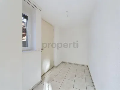 Sonstiges; fliesenboden, tageslicht