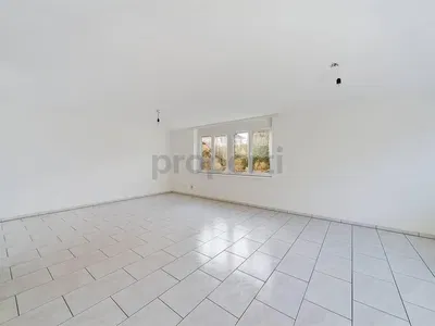 Wohnzimmer; fliesenboden, tageslicht, blick