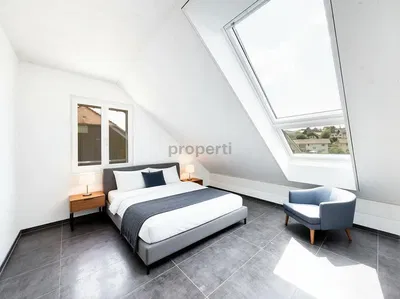 Schlafzimmer; fliesenboden, tageslicht