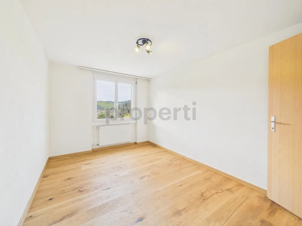 Schlafzimmer; blick, holzboden, tageslicht