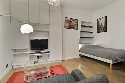 Bedroom; natural light, modern style