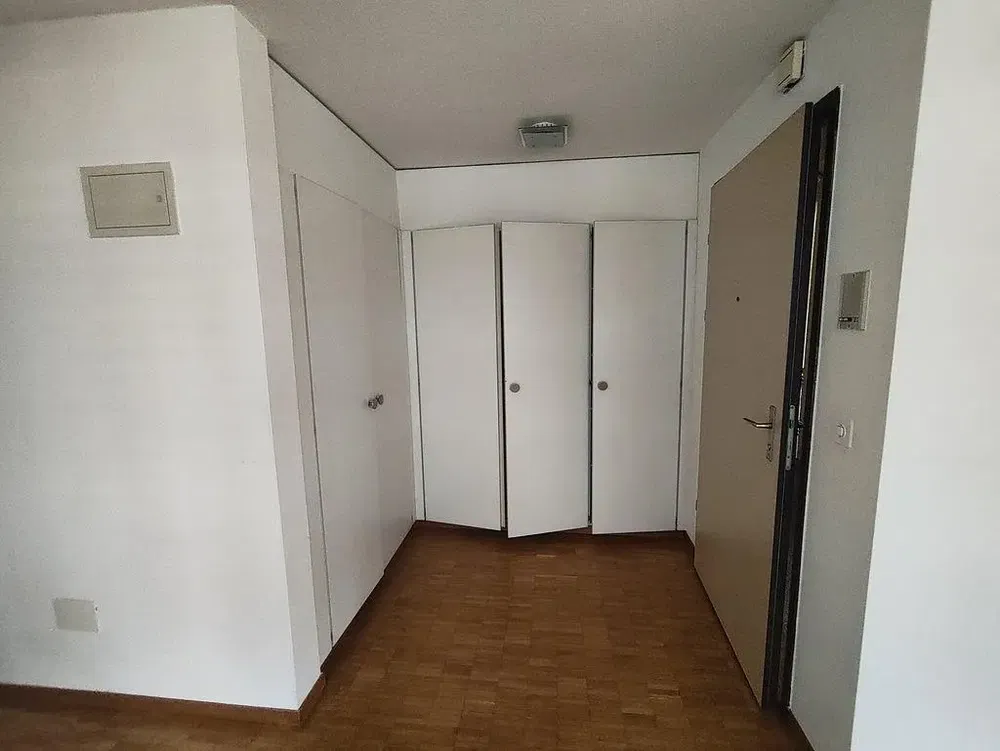 Garderobe; holzboden, fliesenboden