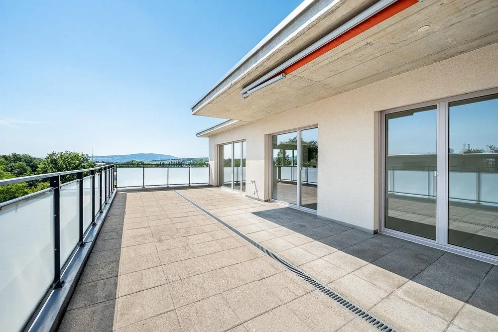 Terras; uitzicht, tegelvloer