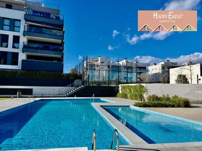 Dům a okolí; výhled