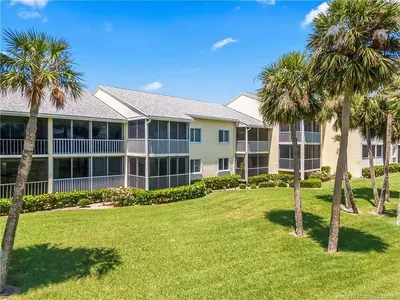 Maison et environs; vue