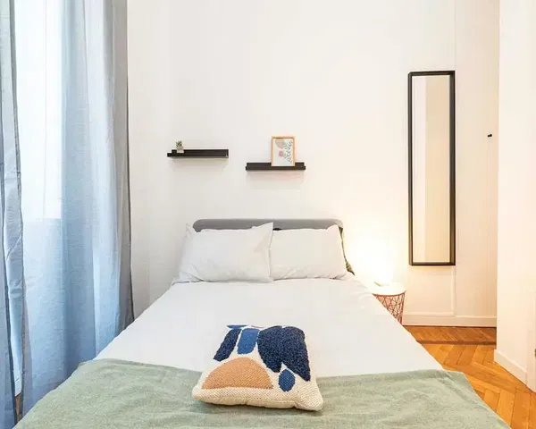 Bedroom; natural light, wood floor, modern style