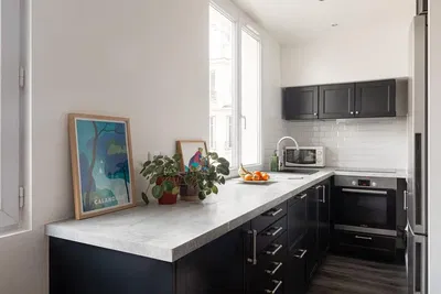 Küche; küchengeräte, tageslicht, moderner stil