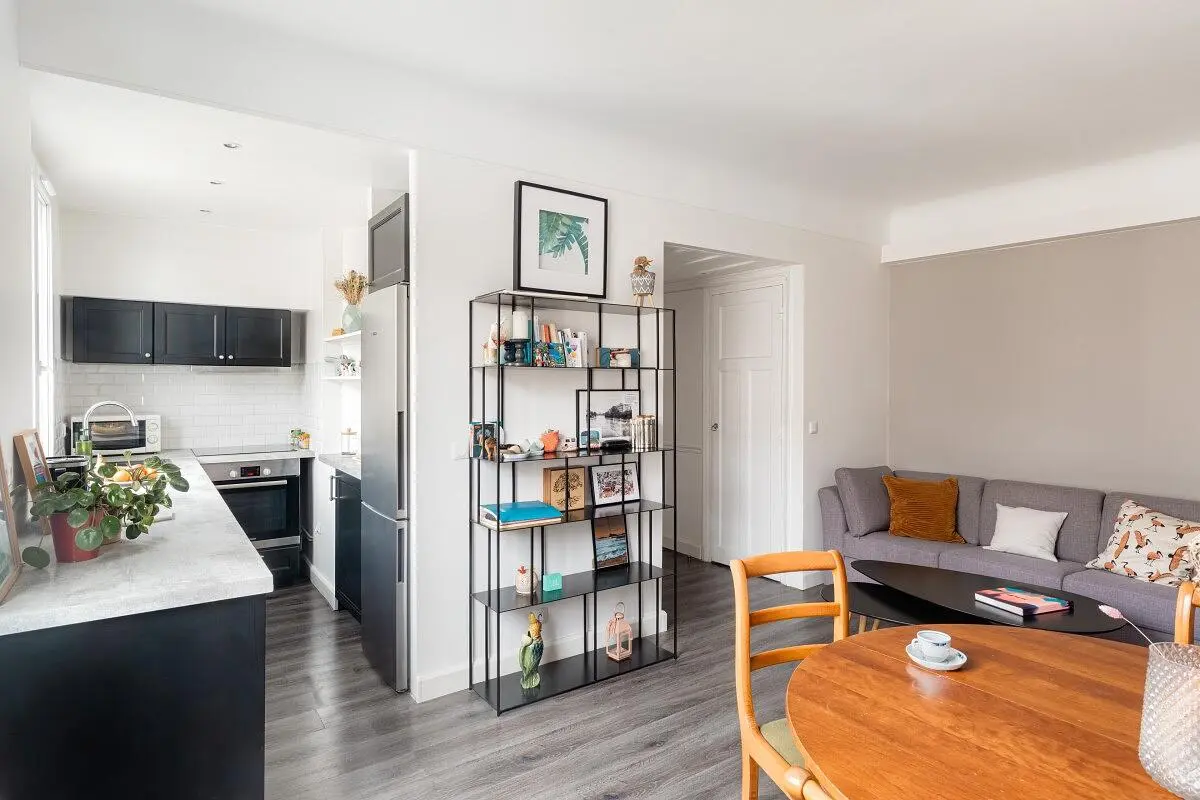 Wohnzimmer; küchengeräte, tageslicht, moderner stil