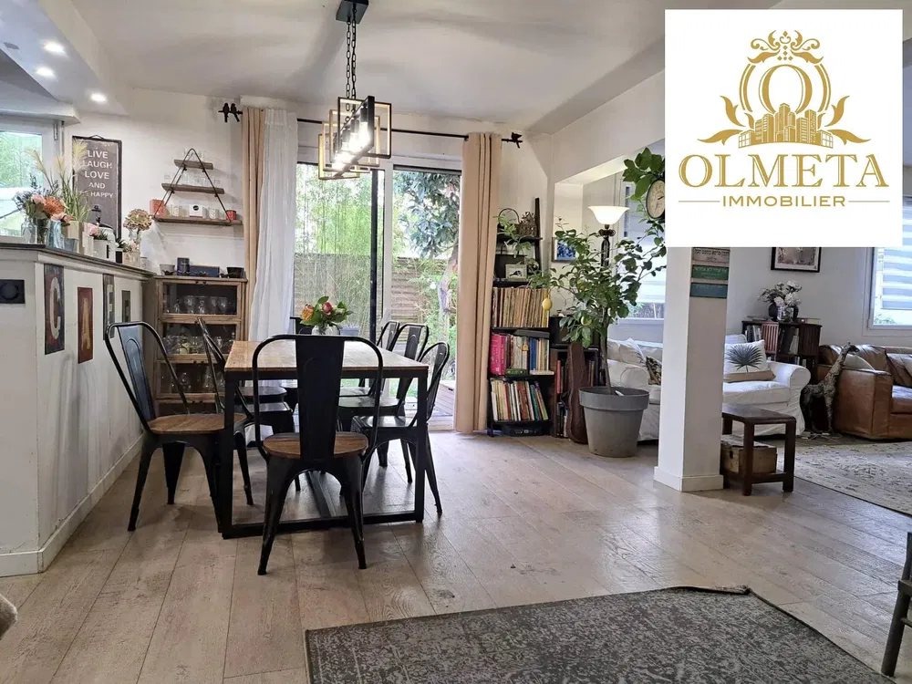 Wohnzimmer; holzboden, tageslicht, moderner stil, blick