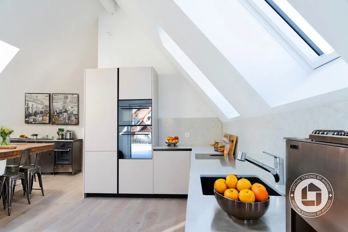 Cucina; elettrodomestici, luce naturale, stile moderno