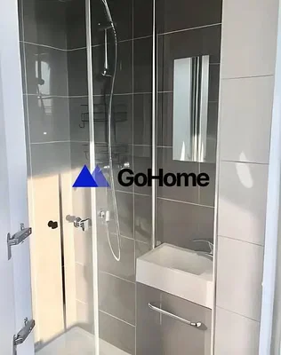 Badezimmer; fliesenboden, renoviert, tageslicht