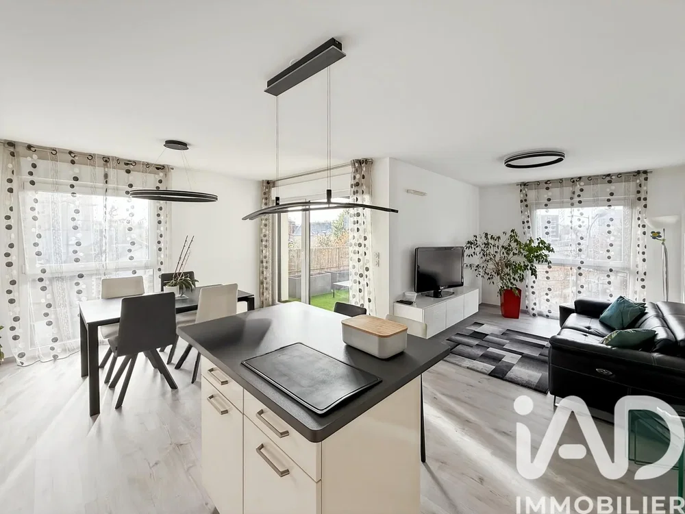 Oturma odası; doğal ışık, modern stil