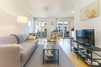 Soggiorno; luce naturale, stile moderno