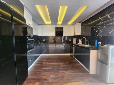 Кухиња; кухињски апарати, модерни стил, реновиран, природно светло