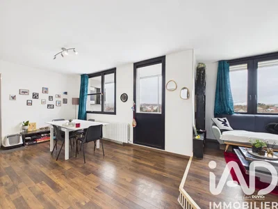 Wohnzimmer; holzboden, tageslicht, moderner stil, blick