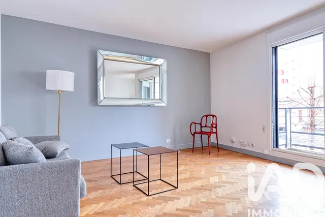 Wohnzimmer; holzboden, tageslicht, moderner stil, blick