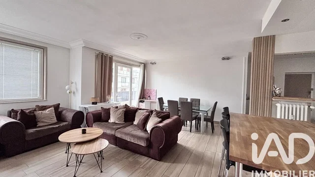 Salon; lumière naturelle, parquet, style moderne