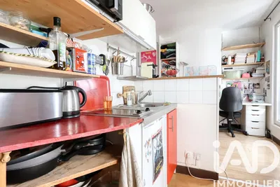 Keuken; keukenapparatuur, natuurlijk licht, moderne stijl