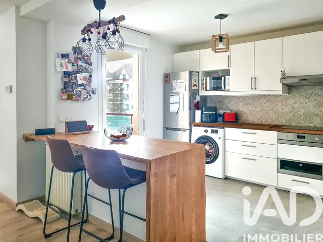 Кухня; кухненски уреди, естествена светлина, модерен стил