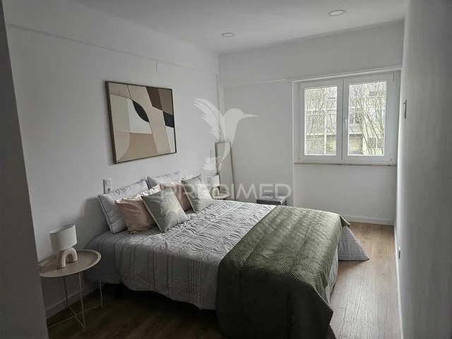 Bedroom; natural light, modern style