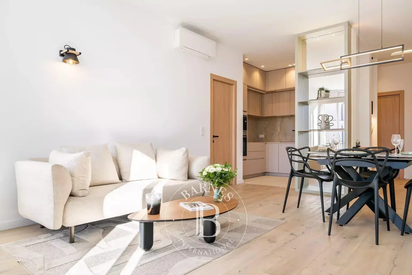 Salón; estilo moderno, luz natural, renovado