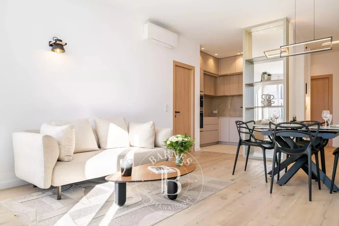 Salón; estilo moderno, luz natural, renovado