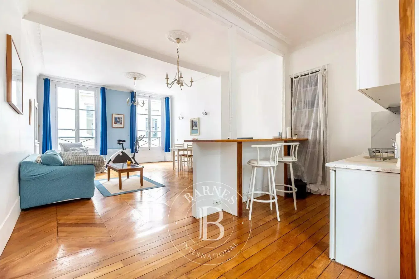 Wohnzimmer; holzboden, tageslicht, moderner stil, blick