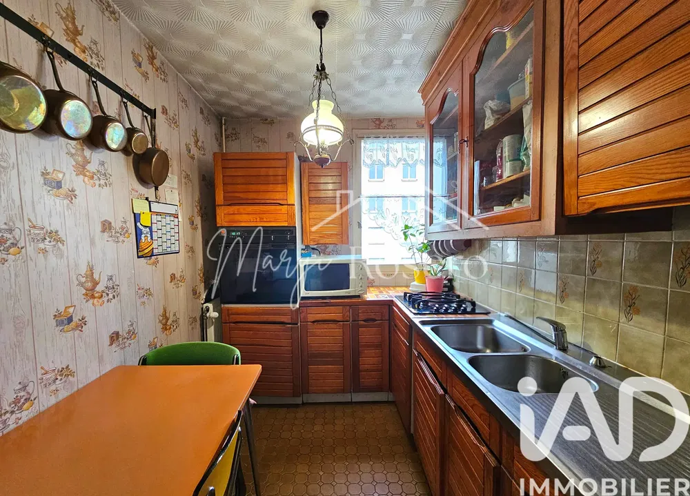 Küche; küchengeräte, fliesenboden