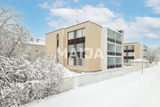 Kuća i okolina; pogled