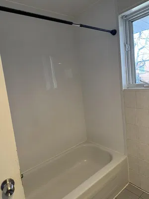 Salle de bain; carrelage, lumière naturelle